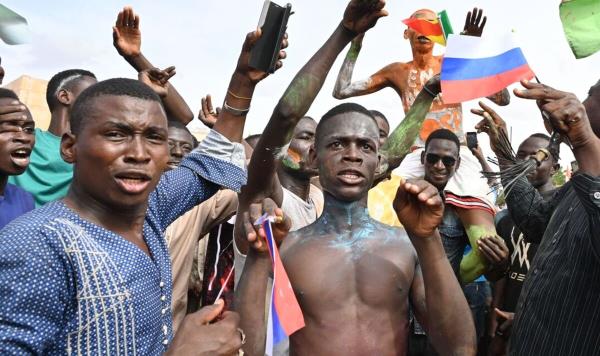 俄罗斯导弹袭击剧院造成7人死亡，其中包括6岁女孩