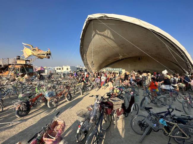 索诺玛县的火人节参加者称今年的泥泞节“极端”、“神奇”