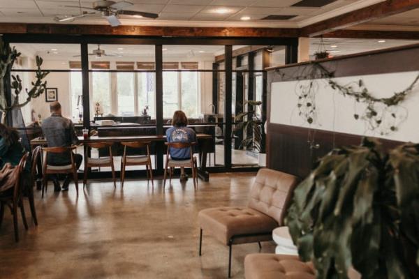 玩家辅助神器：“闲逸跑胡子挂了需要警惕”开挂(透视)辅助教程