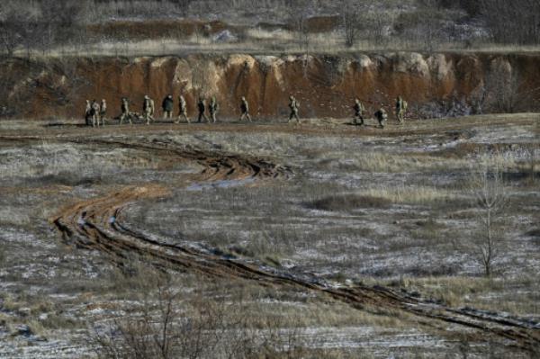 俄罗斯加强了对乌克兰东部的袭击