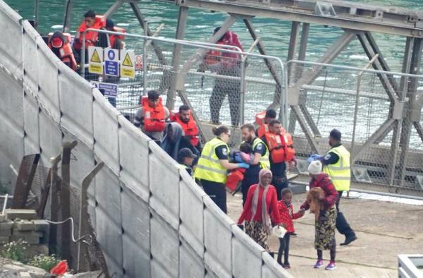 英国政府将识别“不择手段的庇护律师”