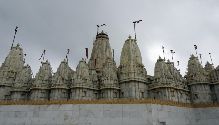 2024年：泰米尔纳德邦在充满活力的古吉拉特邦会议之前竭尽全力吸引投资者