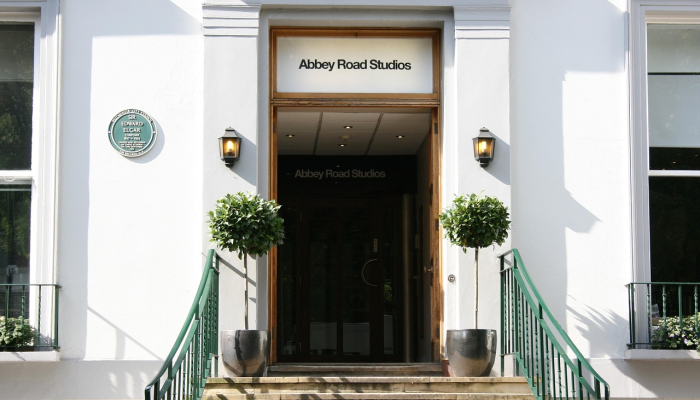 这个美丽的英国小镇看起来就像童话故事里的东西