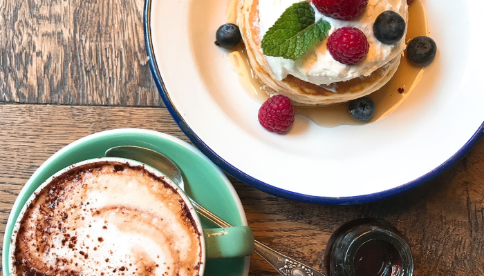 蛇、蜥蜴和甜点在马来西亚第一家爬行动物咖啡馆相遇 蛇、蜥蜴和甜点在马来西亚第一家爬行动物咖啡馆相遇