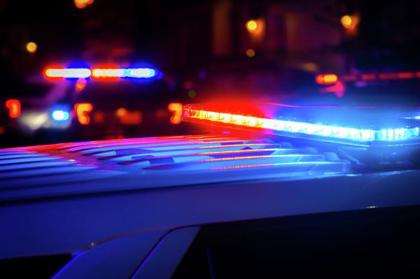 德克萨斯州埃尔帕索购物中心发生枪击案,1人死亡,3人受伤 德克萨斯州埃尔帕索购物中心发生枪击案,1人死亡,3人受伤