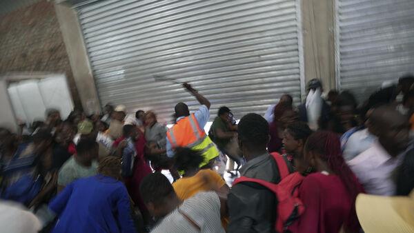 津巴布韦招聘会上的混乱凸显了人们对工作的绝望 津巴布韦招聘会上的混乱凸显了人们对工作的绝望