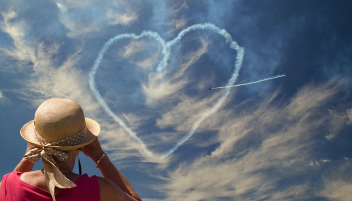 蓝甲虫:DC的第一部拉丁裔超级英雄电影是关于什么的? 蓝甲虫:DC的第一部拉丁裔超级英雄电影是关于什么的?