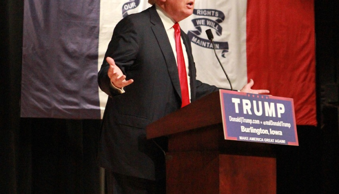 爱荷华州党团会议结束后,德桑蒂斯将首先前往南卡罗来纳州,对黑利进行抨击 爱荷华州党团会议结束后,德桑蒂斯将首先前往南卡罗来纳州,对黑利进行抨击