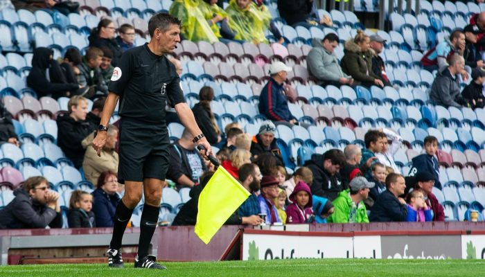 埃弗顿与南安普顿就1200万英镑的ch＜s：1＞亚当斯交易进行谈判