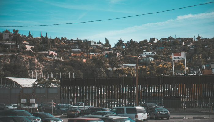 墨西哥调查5人死于疑似贩毒集团“无人机”袭击 墨西哥调查5人死于疑似贩毒集团“无人机”袭击