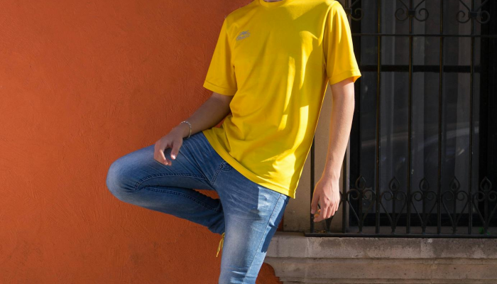 我最喜欢的曲线友好牛仔裤只在今天销售 我最喜欢的曲线友好牛仔裤只在今天销售