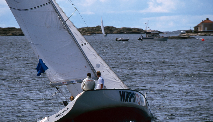 一艘油轮在阿曼湾被不明身份的人登船