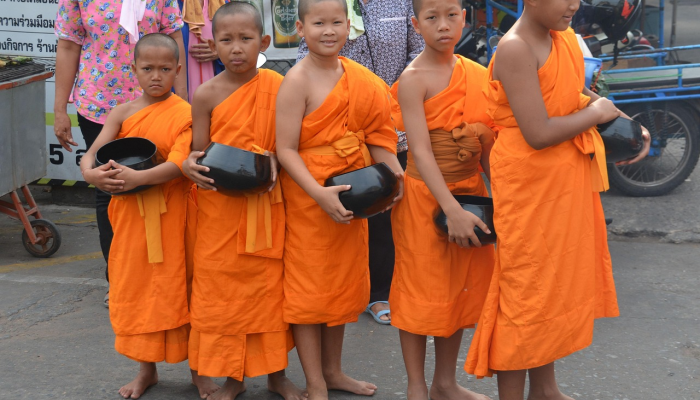 尼泊尔警方因失踪和强奸逮捕“佛童”