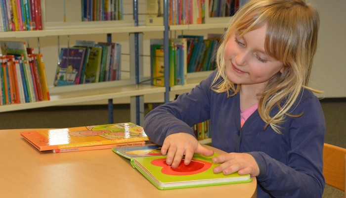 我该如何阻止我5个月大的孩子尖叫? 我该如何阻止我5个月大的孩子尖叫?