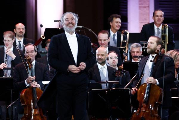 普京的盟友Gergiev从战争评论家乌林手中接管了莫斯科大剧院 普京的盟友Gergiev从战争评论家乌林手中接管了莫斯科大剧院