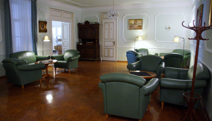 可用版本“长虹大厅可以开挂吗”(原来确实是有挂)