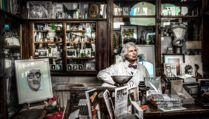 小偷洗劫了巴黎的香奈儿商店