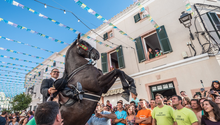 克里米亚军事设施发生巨大爆炸后,“数千人撤离” 克里米亚军事设施发生巨大爆炸后,“数千人撤离”