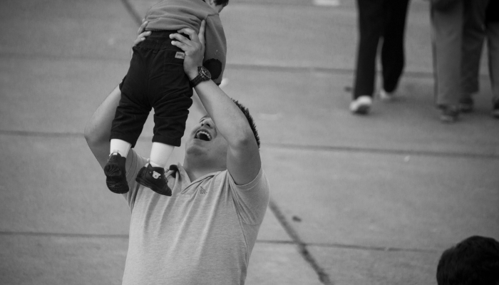 地震后,土耳其家庭在火车上避难,生活陷入停顿 地震后,土耳其家庭在火车上避难,生活陷入停顿