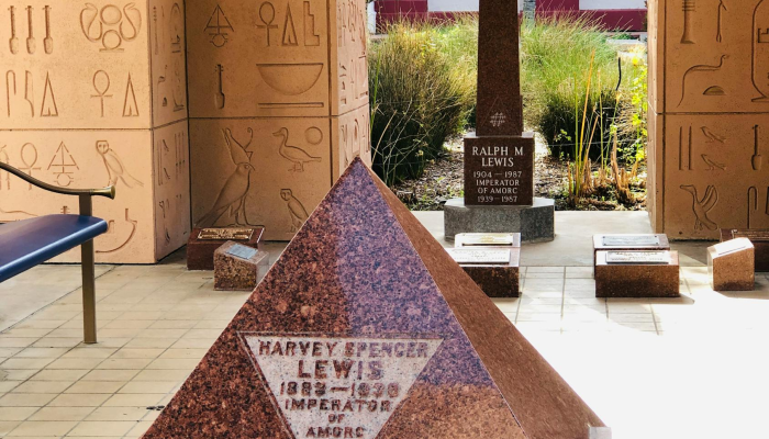 在雷夫·托姆塞特的古老灵魂和博物馆里 在雷夫·托姆塞特的古老灵魂和博物馆里