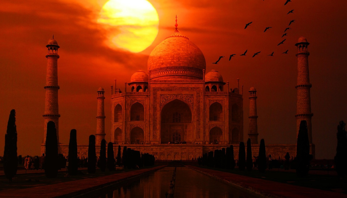 印度游乐园大火造成27人死亡,其中4名儿童 印度游乐园大火造成27人死亡,其中4名儿童