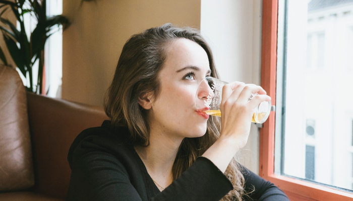 安妮·海瑟薇：“人是没有保质期的!”