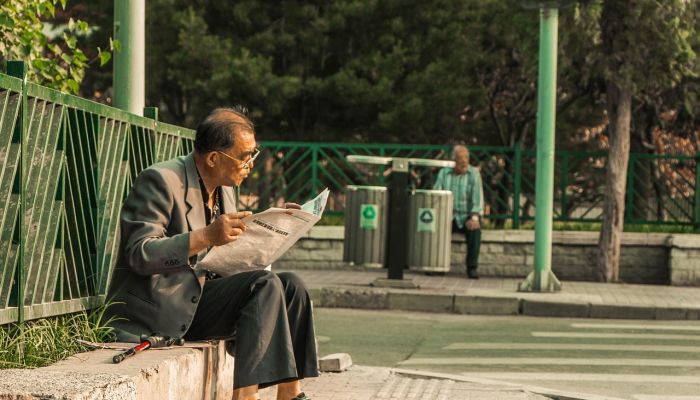 乔治亚州警方称,一名60岁的老人在街道清洁工倒车时撞上了他,导致他死亡 乔治亚州警方称,一名60岁的老人在街道清洁工倒车时撞上了他,导致他死亡