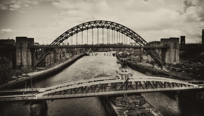 二战纪念日：亚当斯照片中的日本人在美国的监禁