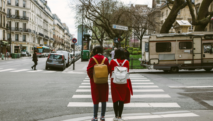 在这个小镇，甚至市长都在通过住房不安全来养育孩子